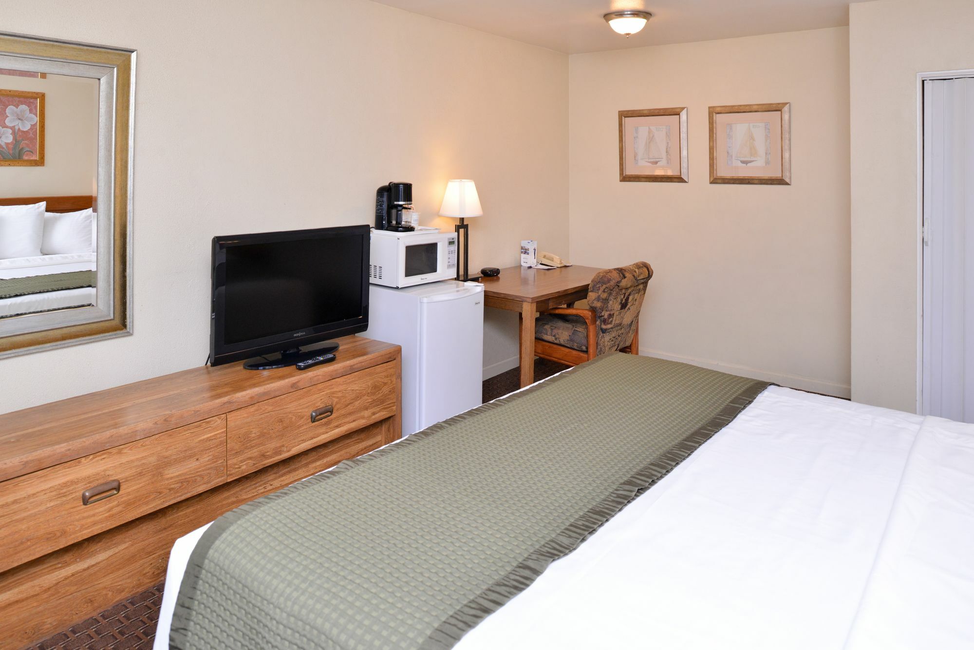 Travelodge By Wyndham Eugene Downtown/University Of Oregon Esterno foto